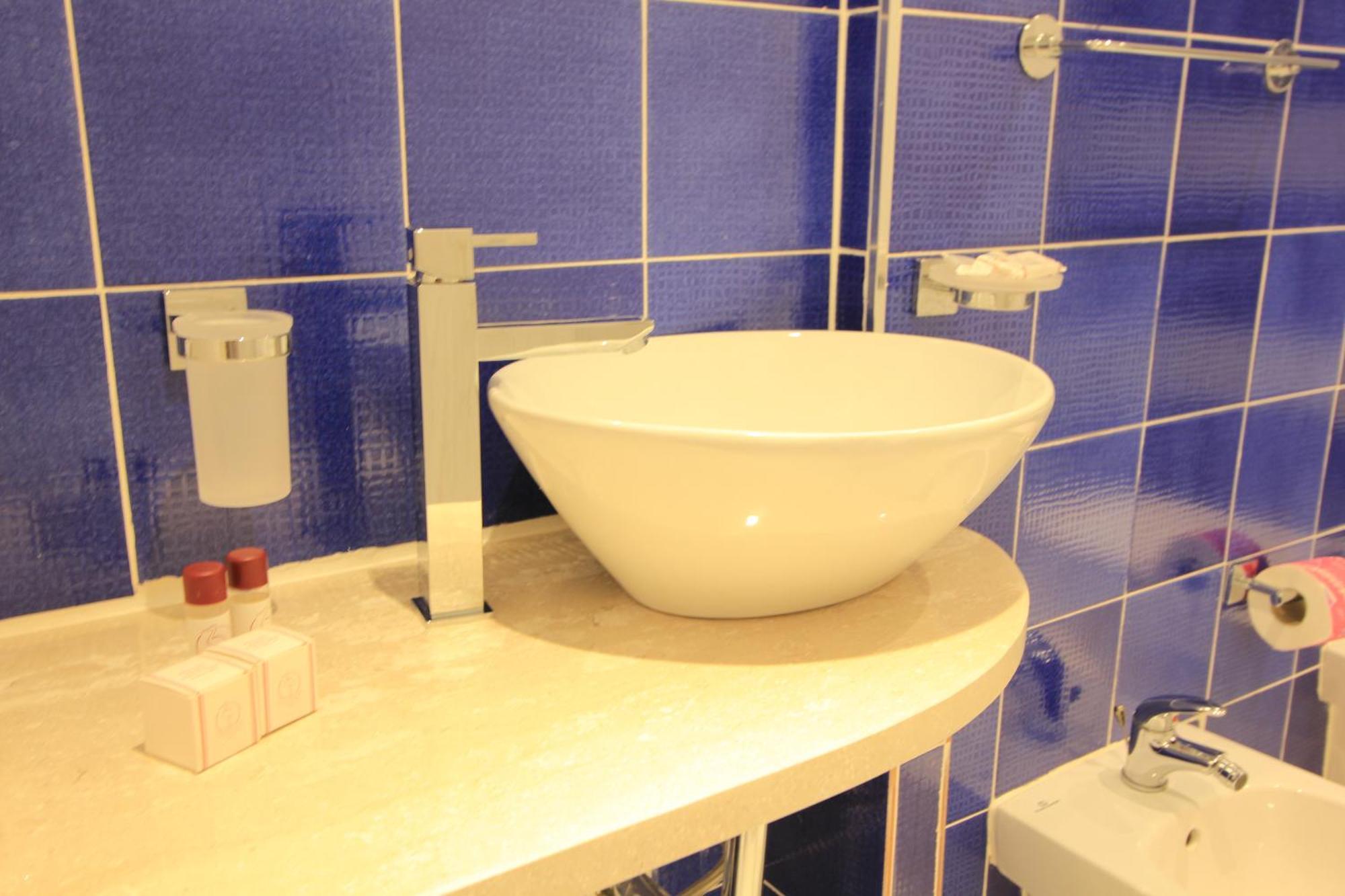 B&B Vitruvio Suites Formia Ruang foto