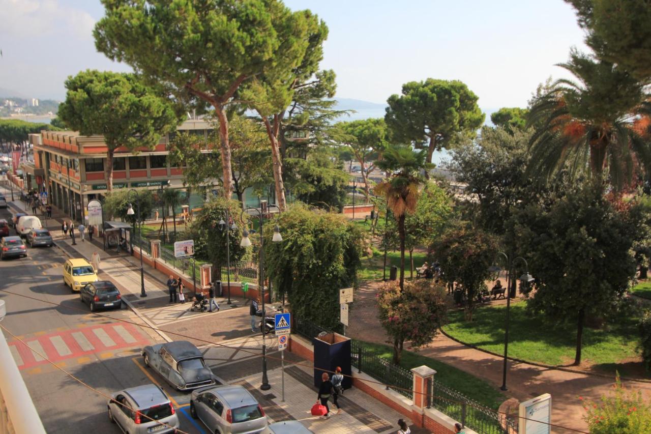 B&B Vitruvio Suites Formia Bagian luar foto